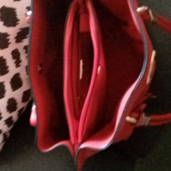 Ladies Shoulder Bag BRAND New by Marikai Red - Picture 2 of 3